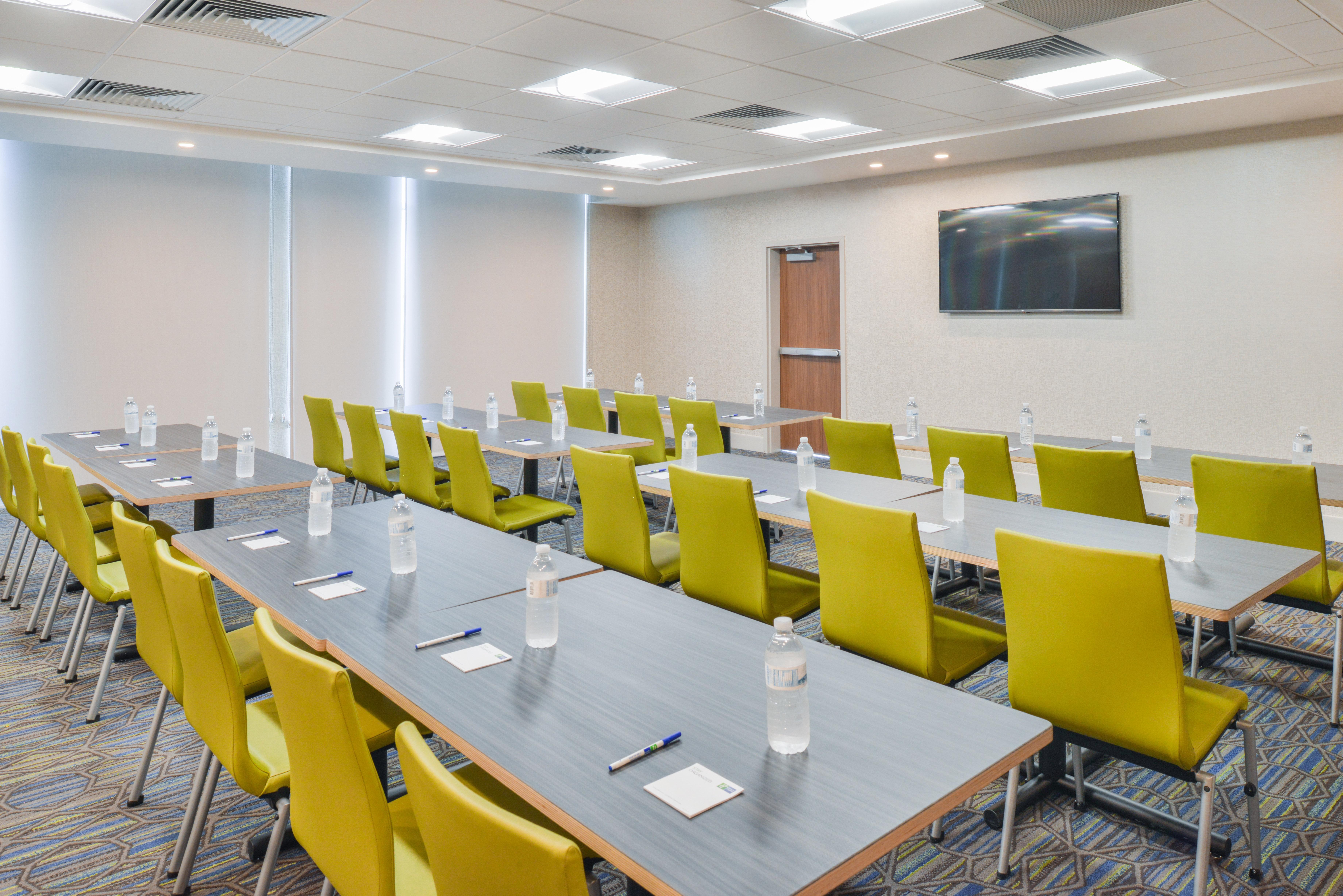 Holiday Inn Express & Suites - Chadron By Ihg Eksteriør billede